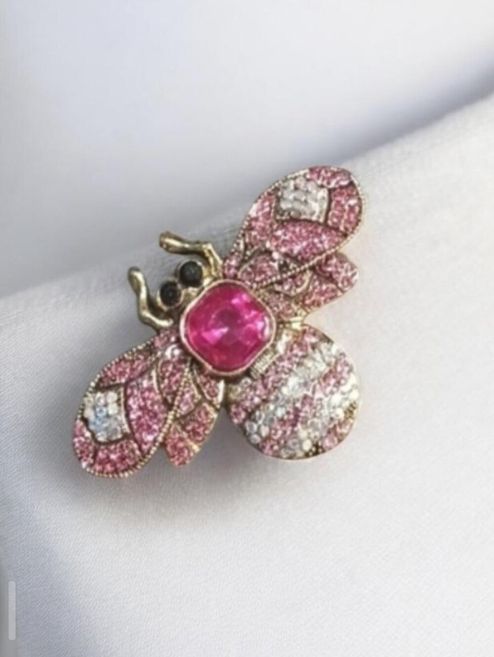 Pink Crystal Bee Brooch - Elegant Women's Jewelry - Picture 1 of 5